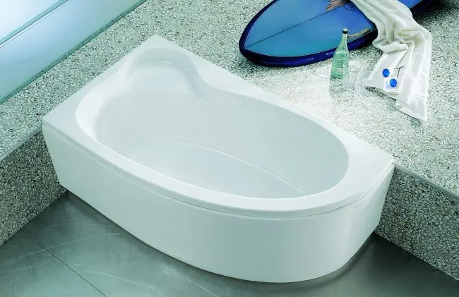 بانيو سيرف 160x90 شمال ابيض بالجانب من ايديال ستاندرد