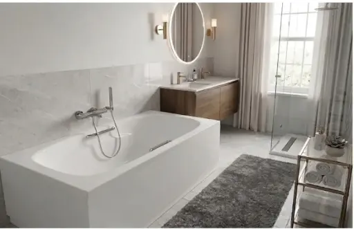 [ايديال ستاندرد] بانيو جونيور 150x70 بمقبض كروم ابيض بالجانب